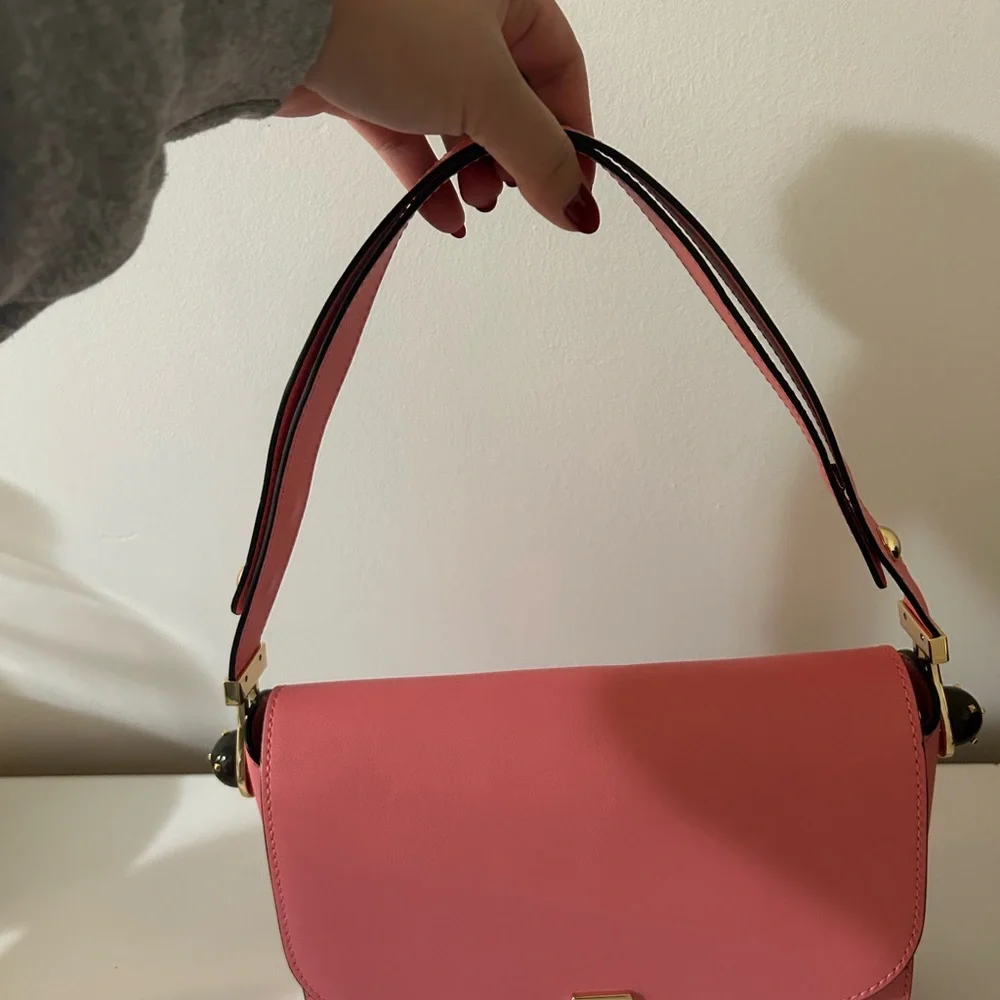 Authentic Valentino Elegant Pink Shoulder Bag - Picture 1 of 9